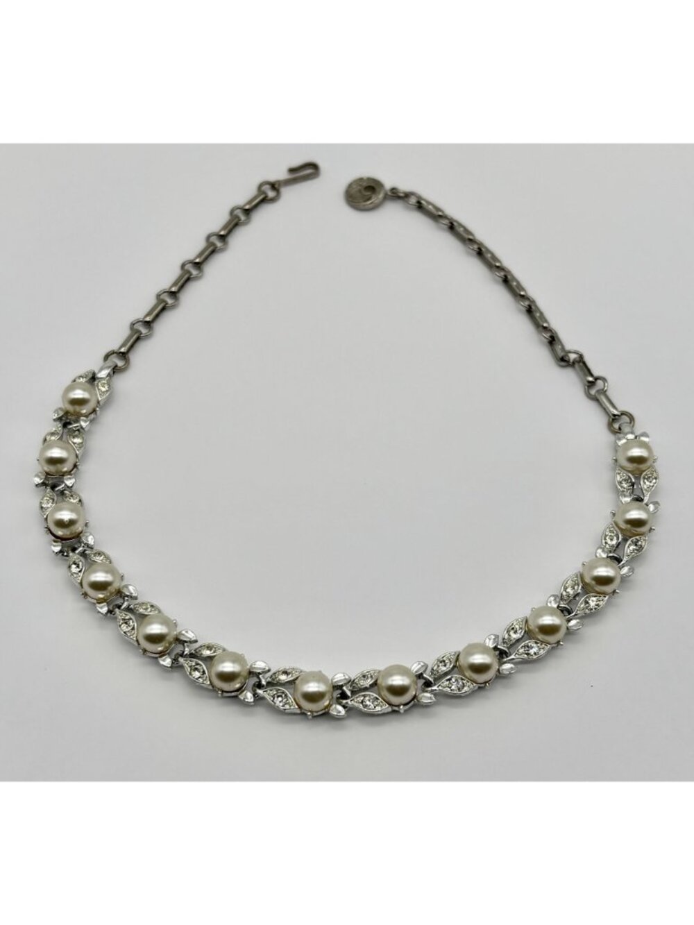 Vintage Lisner Choker Faux Pearl Pave Rhinestone W/Silver-Tone Adjustable Signed - Picture 8 of 16
